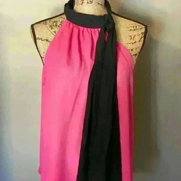 Dress top ties around the neck. Worn once - Picture 4 of 6